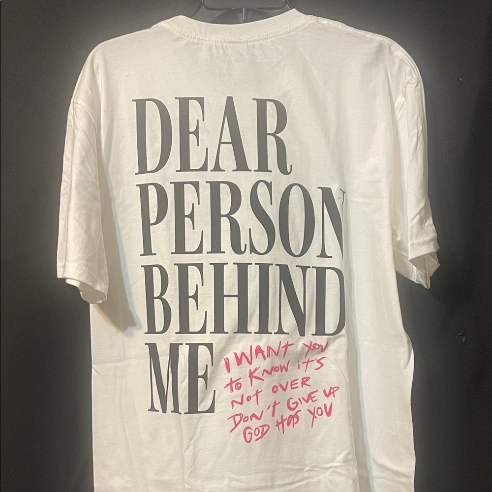 New Person Behind Me Graphic T-Shirt large